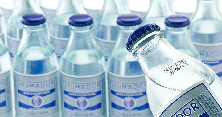 Imprimanta CIJ inkjet cu protectie IP66 pentru marcare pe linie de imbuteliere cu spalare si condens