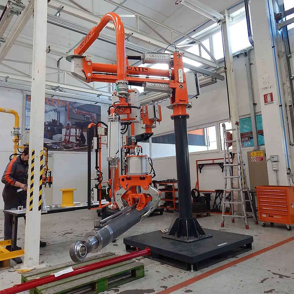 Manipulator industrial pentru piese